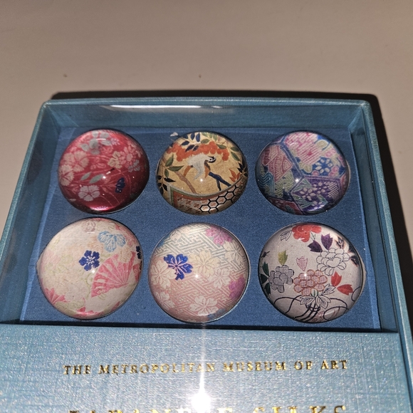 Metropolitan Museum of Art Japanese Silks set of six dome magnets NIB - Picture 2 of 4